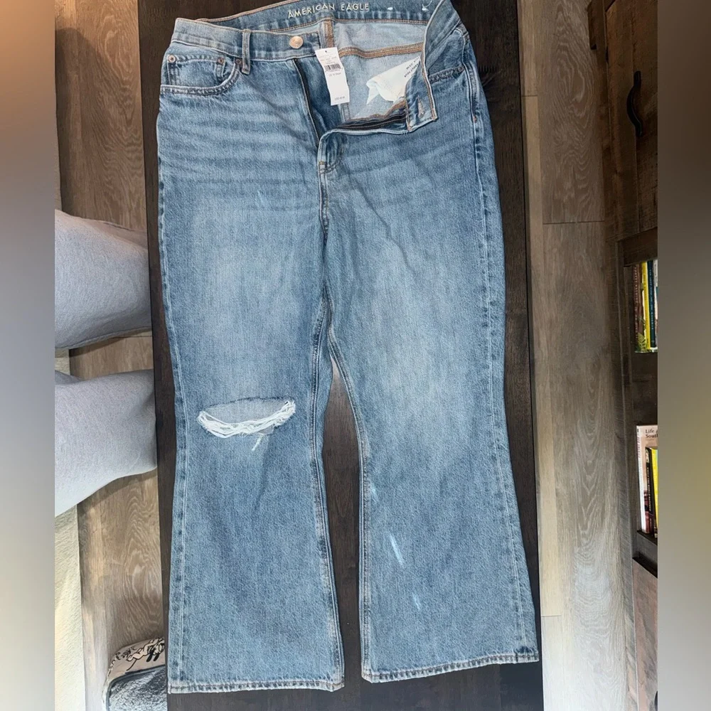 American Eagle Outfitters Light Blue Women Jeans - Picture 3 of 5